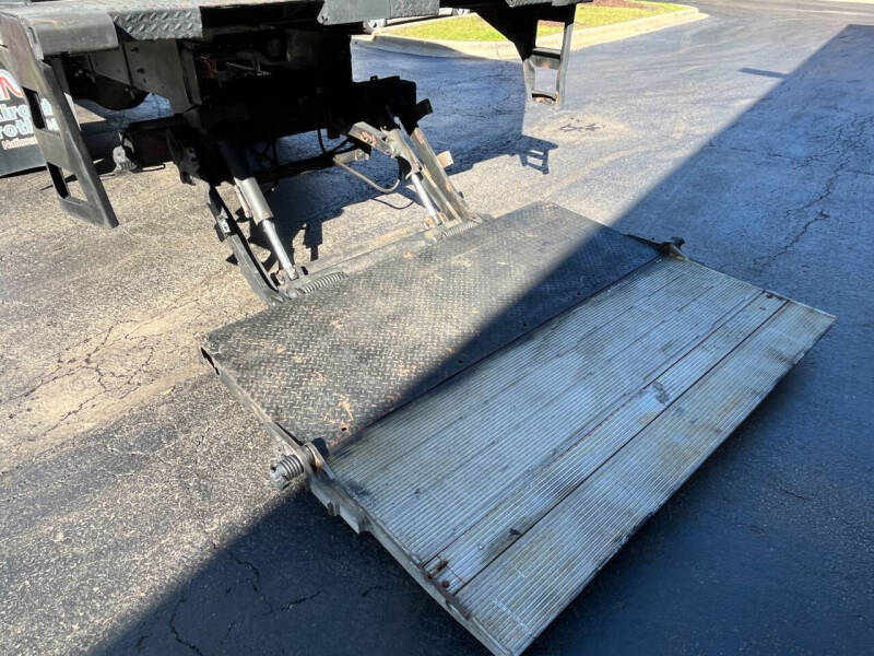 2015 Freightliner M2 106