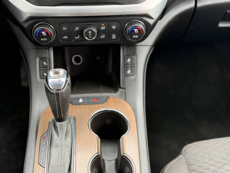2017 GMC Acadia SLE-2
