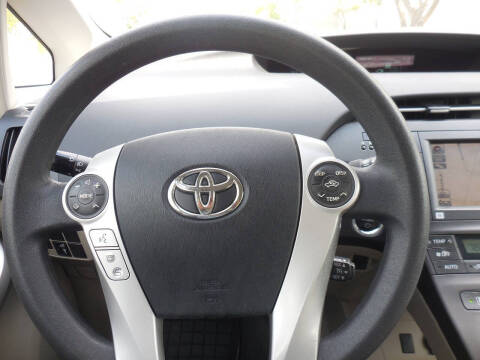 2010 Toyota Prius III