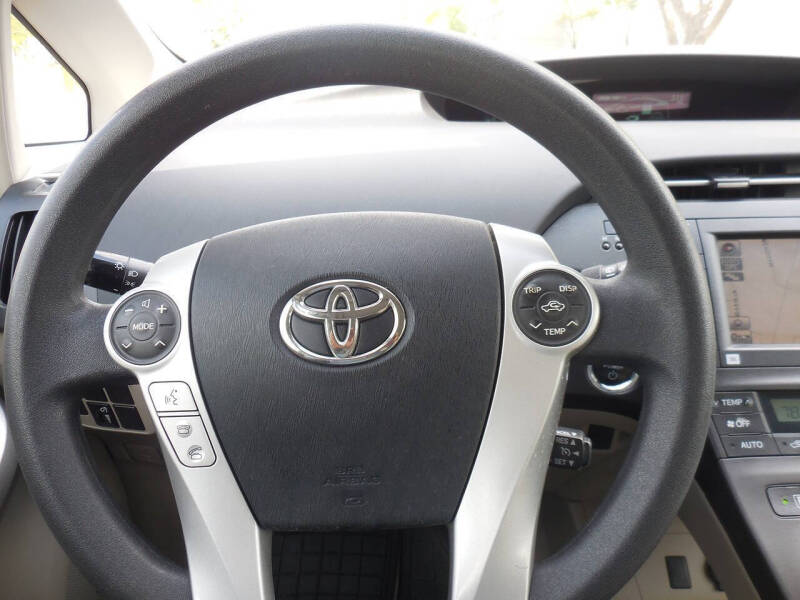 2010 Toyota Prius III