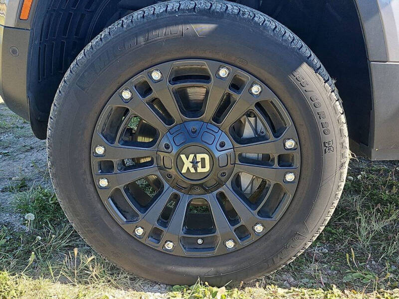 2020 Land Rover Defender 110 SE