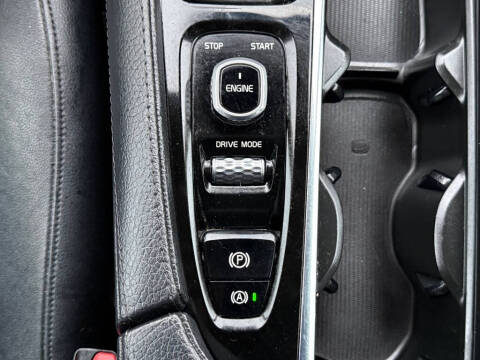 2016 Volvo XC90 T5 Momentum