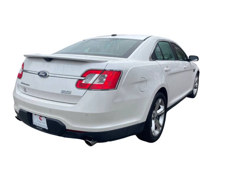 2011 Ford Taurus SHO