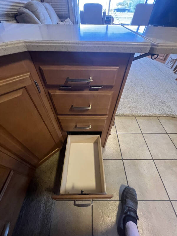 2007 Winnebago Adventurer