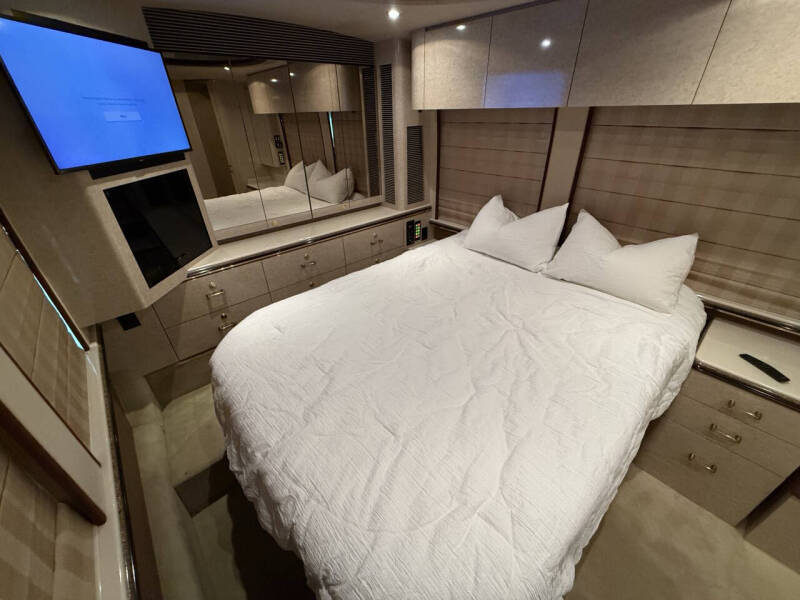 2001 Prevost Marathon