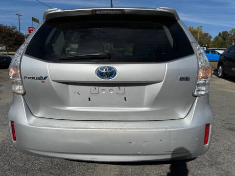 2012 Toyota Prius v Three