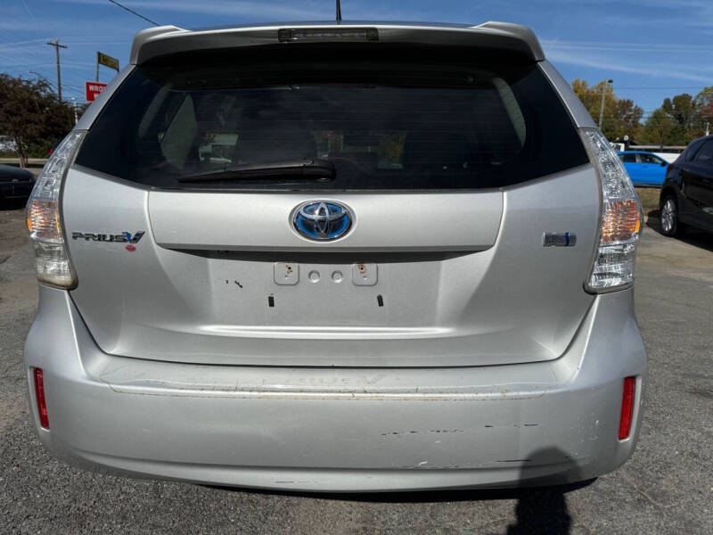 2012 Toyota Prius v Three