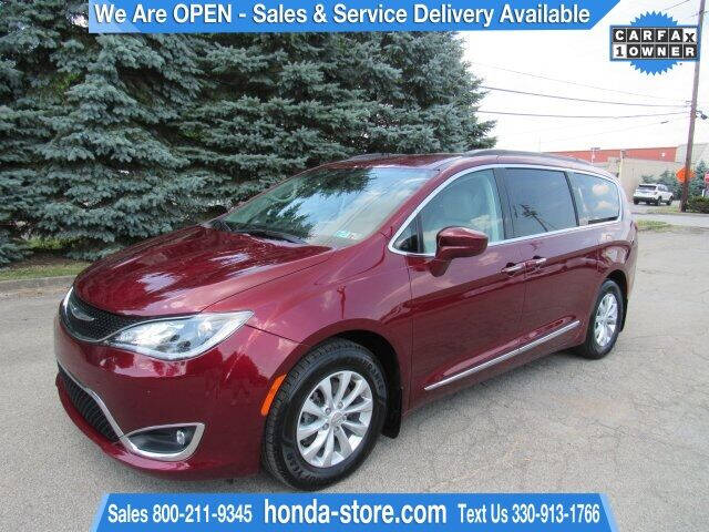 2017 Chrysler Pacifica Touring-L