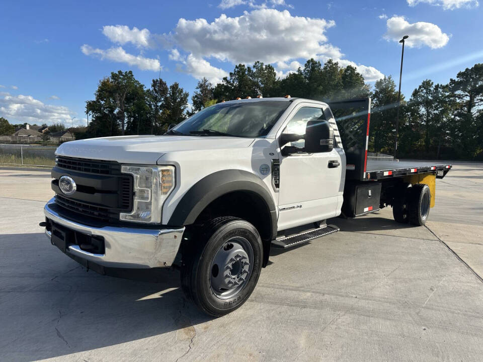 2019 Ford F-550 Super Duty Chassis Cab XL's photo