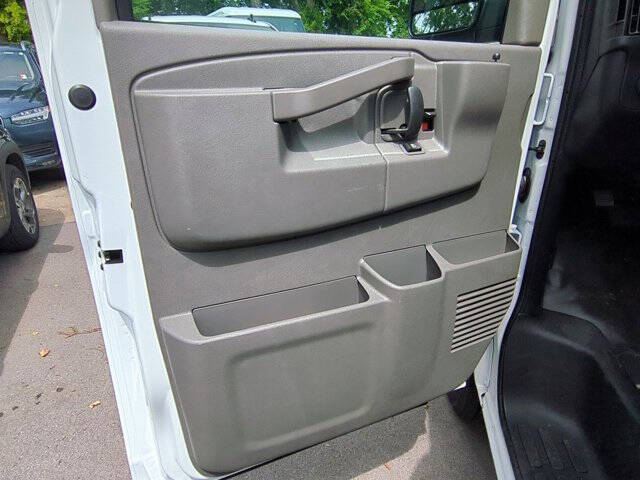 2025 Chevrolet Express 2500