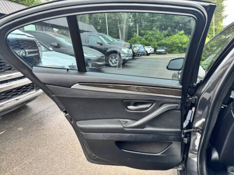 2012 BMW 5 Series 550i