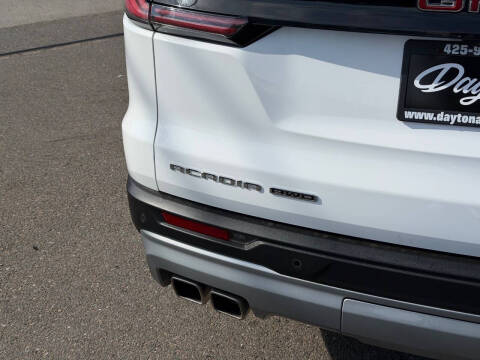 2024 GMC Acadia Elevation