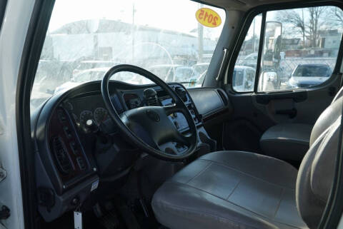 2015 Freightliner M2 106