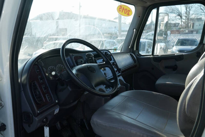 2015 Freightliner M2 106