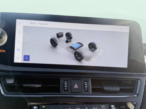 2025 Lexus ES 300h F SPORT Design