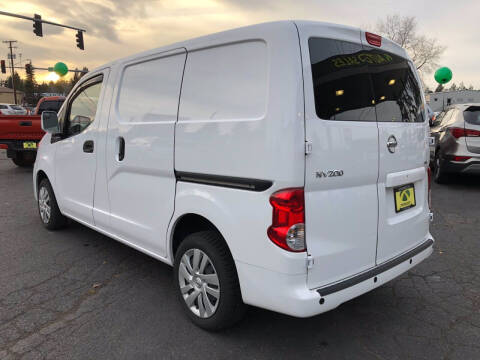2020 Nissan NV200 SV