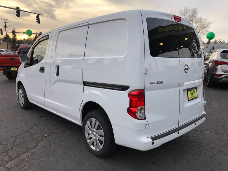 2020 Nissan NV200 SV
