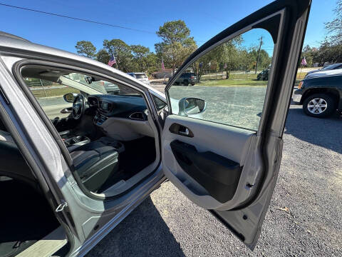 2017 Chrysler Pacifica Touring-L