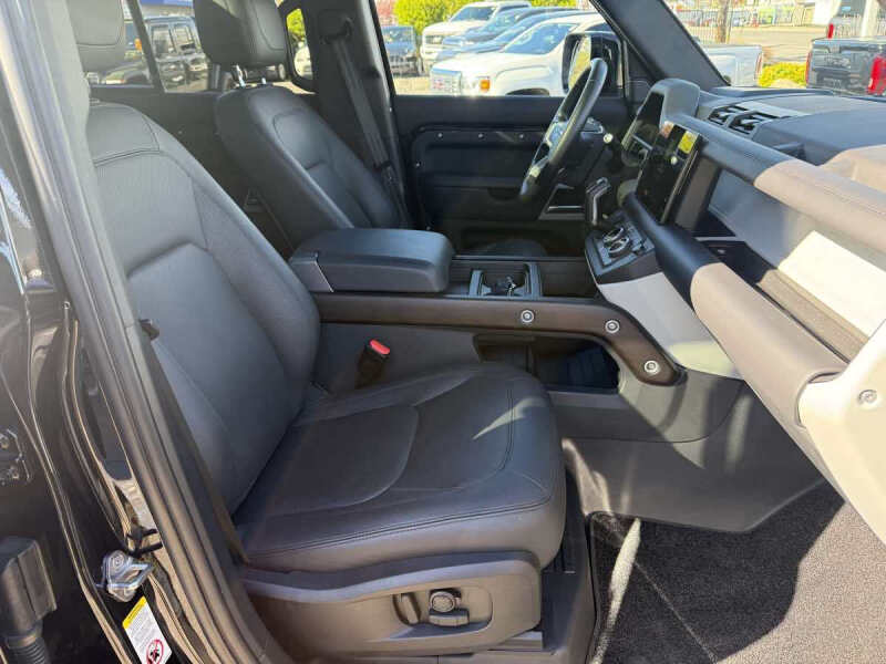 2024 Land Rover Defender 110 V8 P500 SE