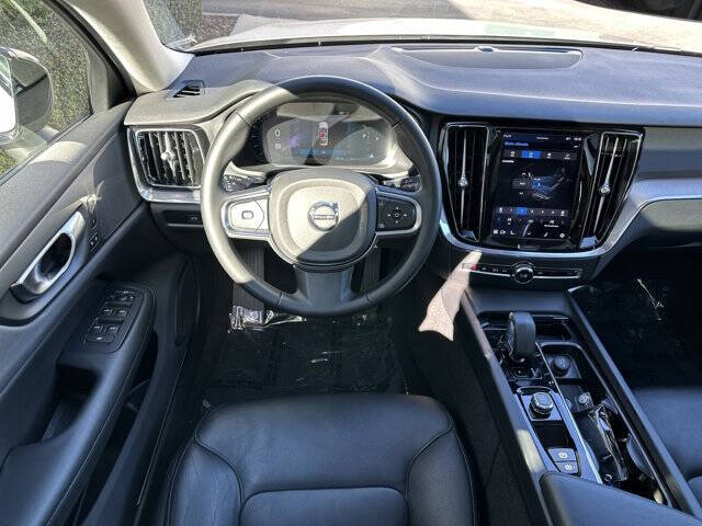 2024 Volvo S60 B5 Core Dark Theme
