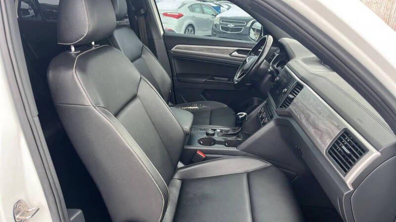 2020 Volkswagen Atlas Cross Sport SE 4Motion