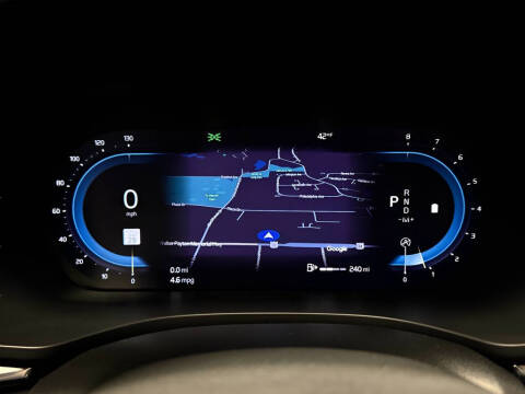 2022 Volvo XC60 B6 R-Design