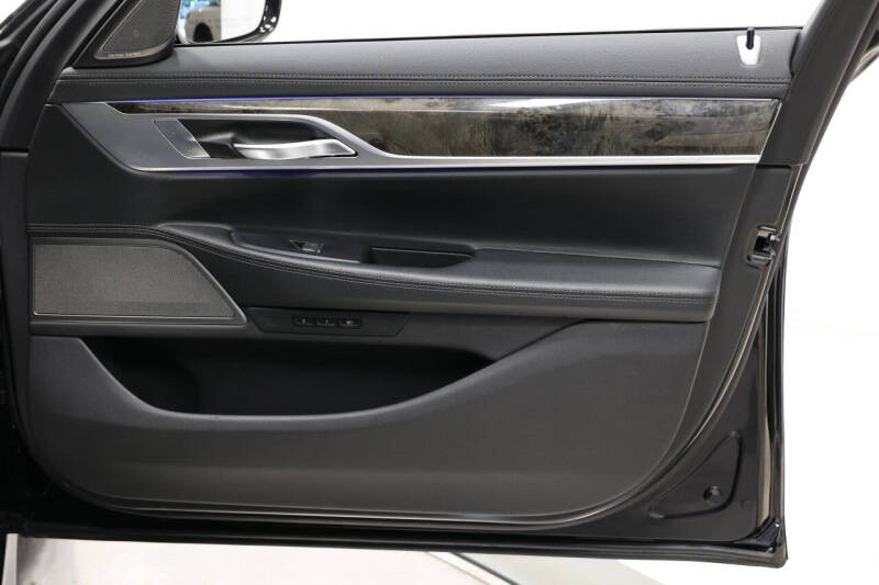 2021 BMW 7 Series 740i