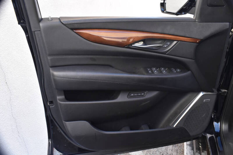 2017 Cadillac Escalade ESV Premium Luxury