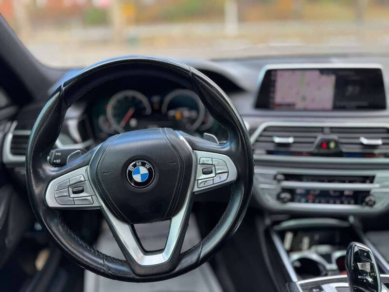 2019 BMW 7 Series 740i