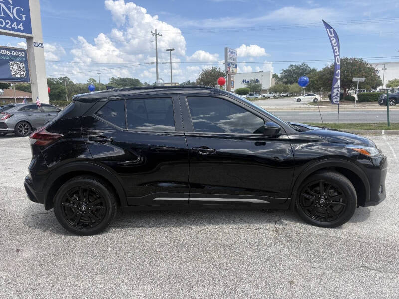 2023 Nissan Kicks SR