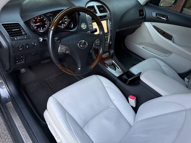 2011 Lexus ES 350 photo 31