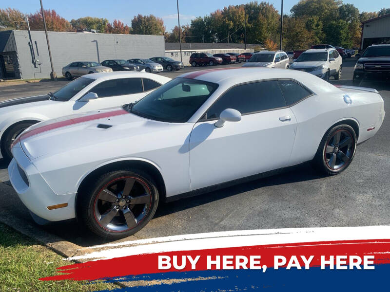 2014 Dodge Challenger SXT's photo