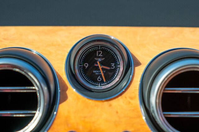 2017 Bentley Bentayga 54