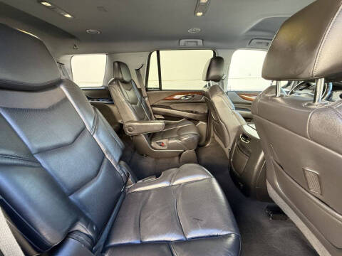 2018 Cadillac Escalade Standard