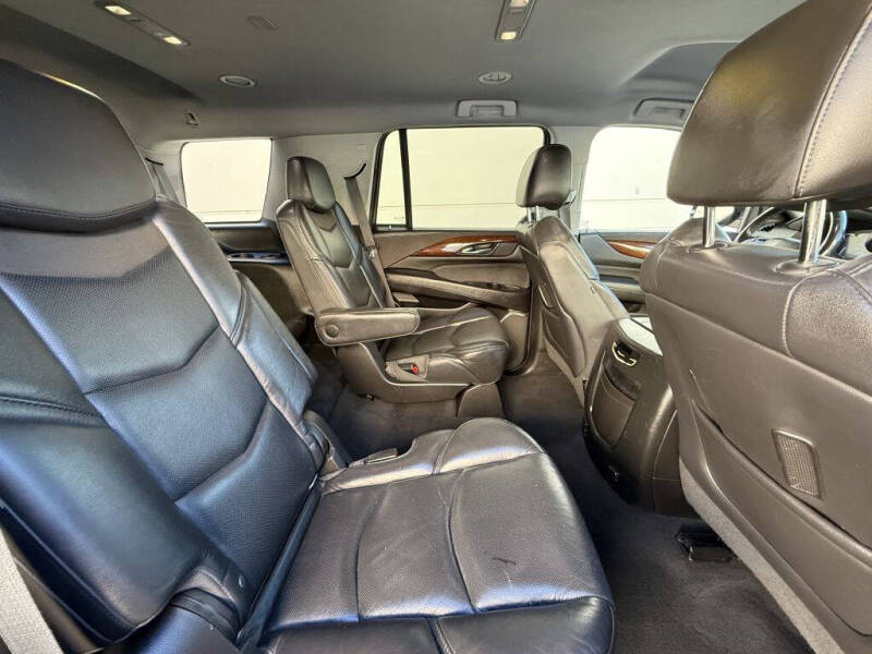 2018 Cadillac Escalade Standard