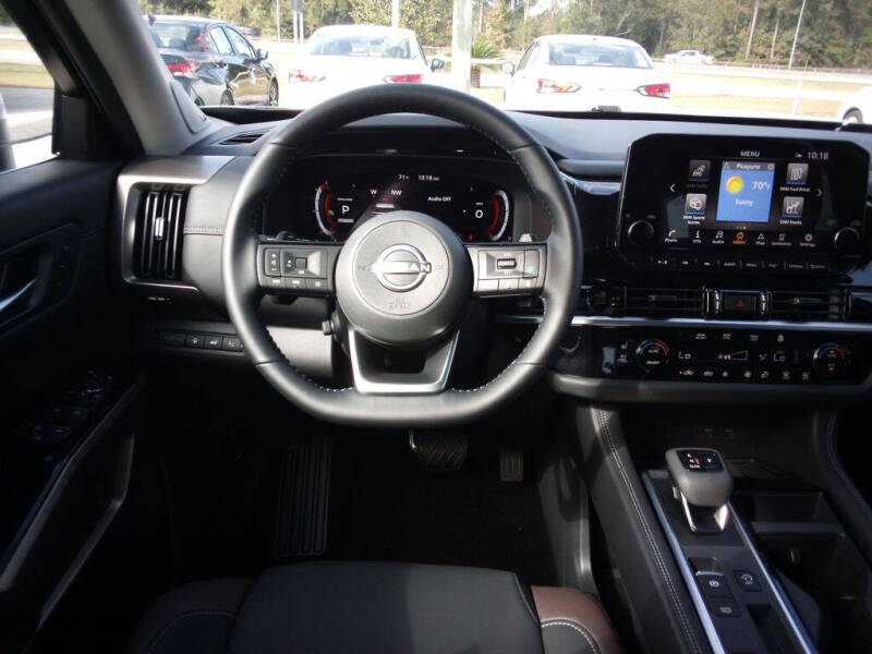 2025 Nissan Pathfinder Platinum