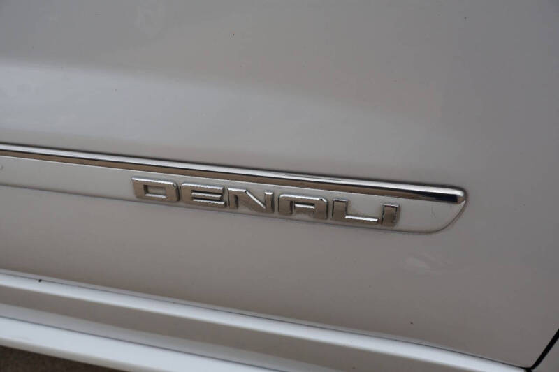 2016 GMC Acadia Denali