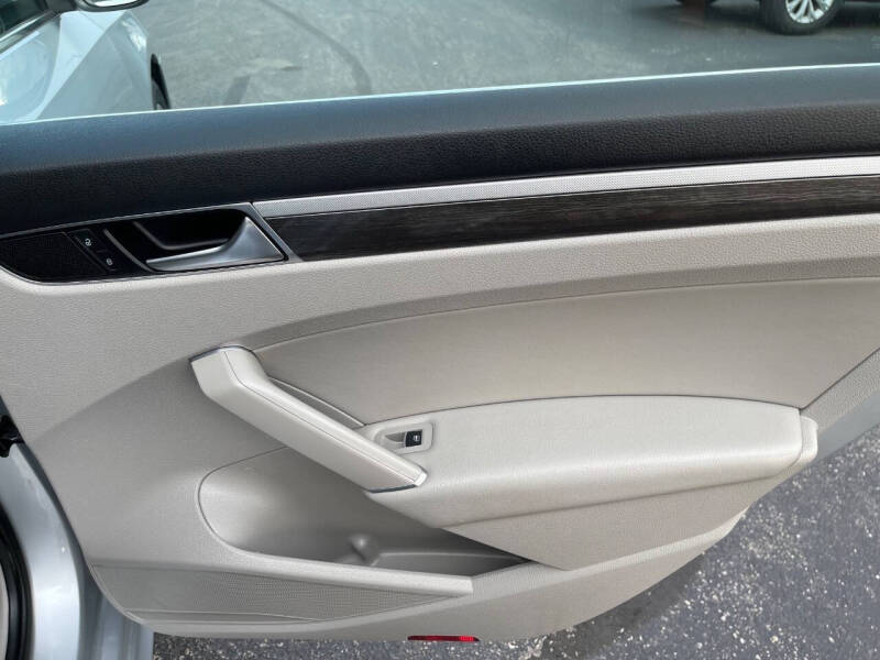 2016 Volkswagen Passat 1.8T SE