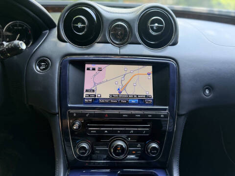 2013 Jaguar XJ