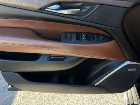 2016 Cadillac Escalade Luxury Collection