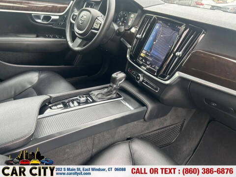 2017 Volvo S90 T6 Momentum