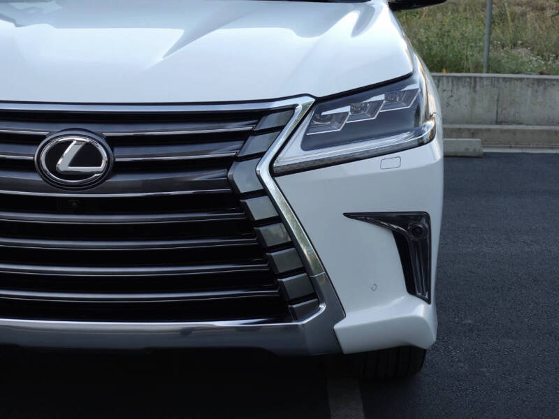 2016 Lexus LX 570