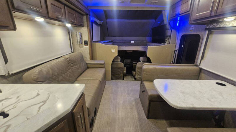 2021 Thor Motor Coach Magnitude