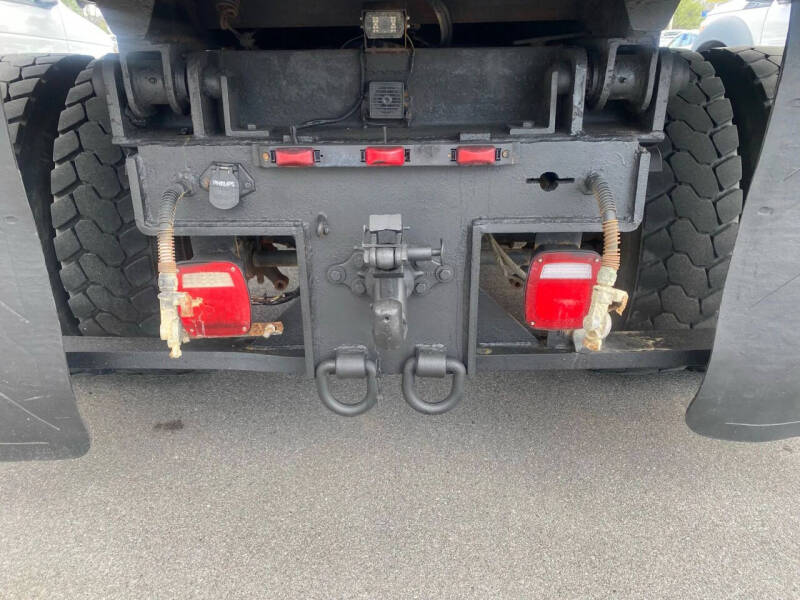 2016 Freightliner M2 106