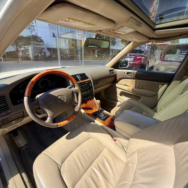 1999 Lexus LS 400