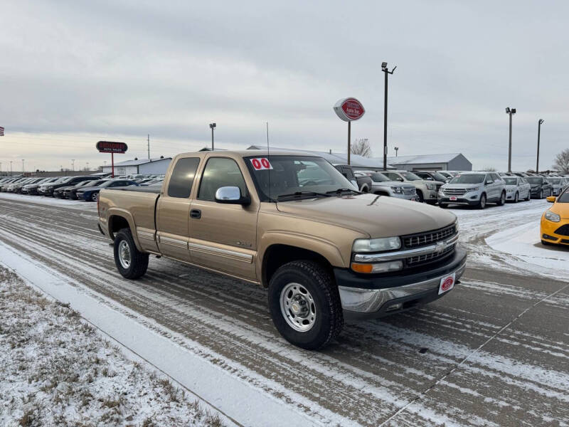 2000 Chevrolet Silverado 2500 for sale at UNITED AUTO INC in South Sioux City NE