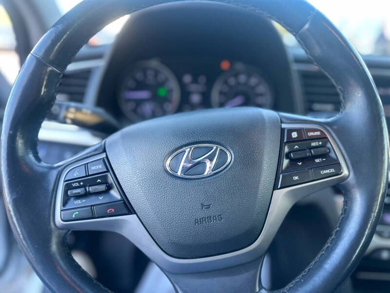 2018 Hyundai Elantra Value Edition photo 13