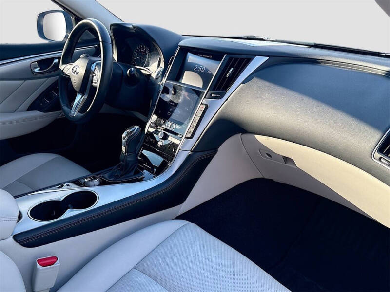 2021 Infiniti Q50 Luxe