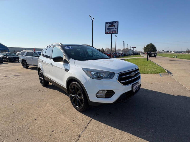 Used 2017 Ford Escape SE with VIN 1FMCU0GD3HUF06514 for sale in South Sioux City, NE