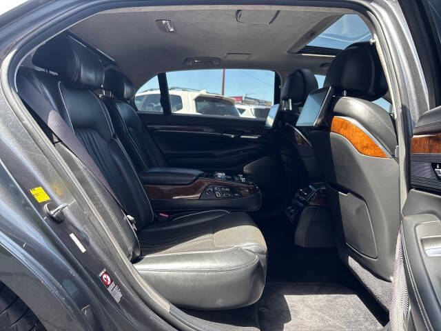 2018 Genesis G90